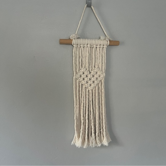 Wall Decor Woven Macrame Wall Hanging Tapestry with Tassel Wedding - Picture 1 of 5